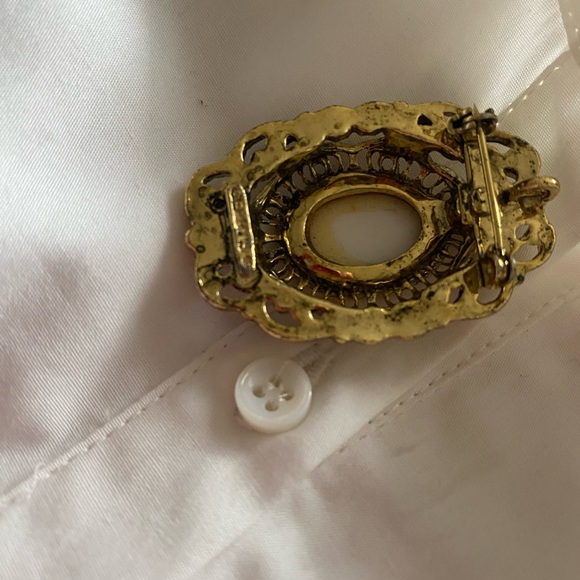 Vintage cameo Gerry’s brooch can be worn as necklace - Picture 4 of 6